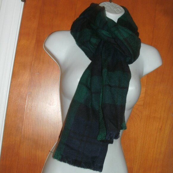 Gap Green & Black Plaid Oversized Soft 100% Acrylic Scarf Wrap Shawl 20" X 68" - Picture 1 of 3
